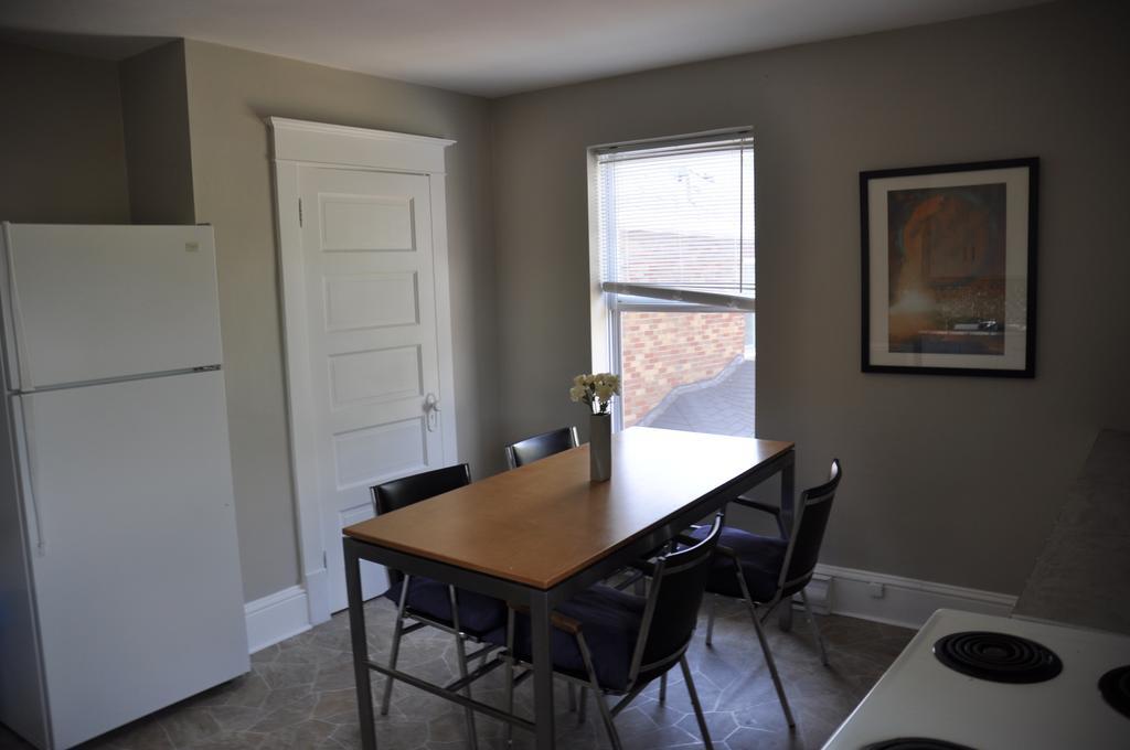 Moncton Suites - Apartments Across Georges Dumont 외부 사진