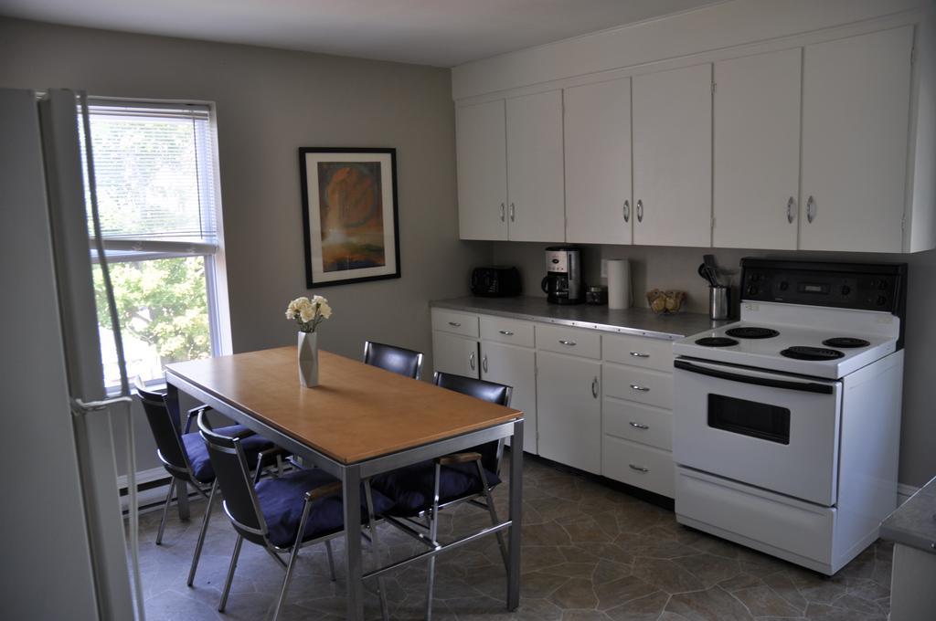 Moncton Suites - Apartments Across Georges Dumont 외부 사진