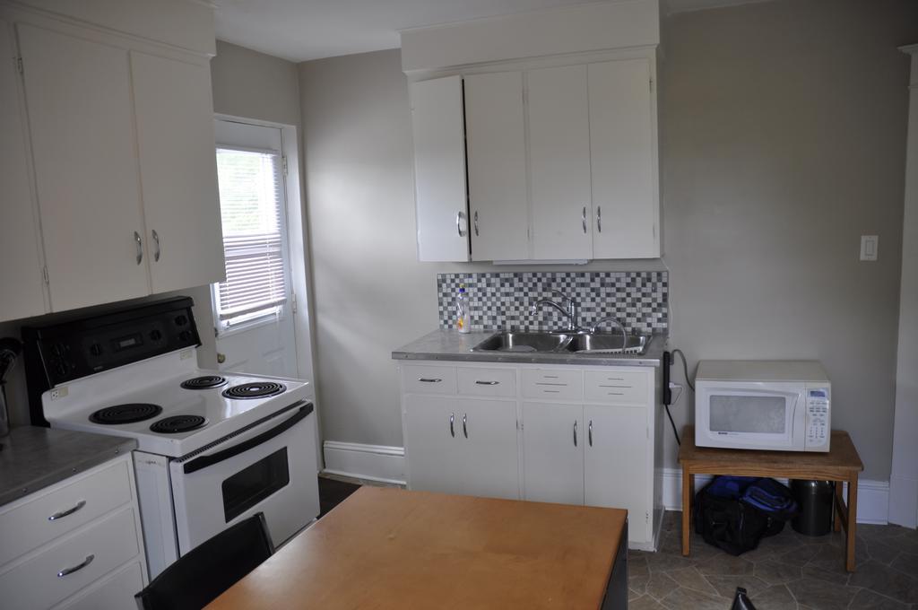 Moncton Suites - Apartments Across Georges Dumont 외부 사진